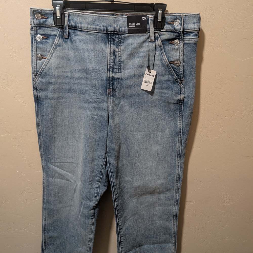 NWT Woman's Express Light Wash Straight Ankle High Rise Jeans Size 12